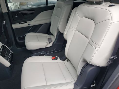 New 2026 Lincoln Aviator AWD image 26