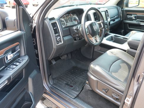 Used 2016 RAM 1500 Laramie AWD/4WD image 13