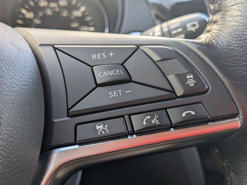 Used 2017 Nissan Rogue SL w/ SL Premium Package AWD/4WD image 18