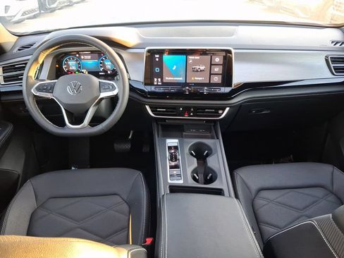 Certified 2024 Volkswagen Atlas Cross Sport SE FWD image 9