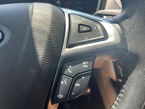 Used 2017 Ford Fusion SE w/ Fusion SE Technology Package FWD image 18