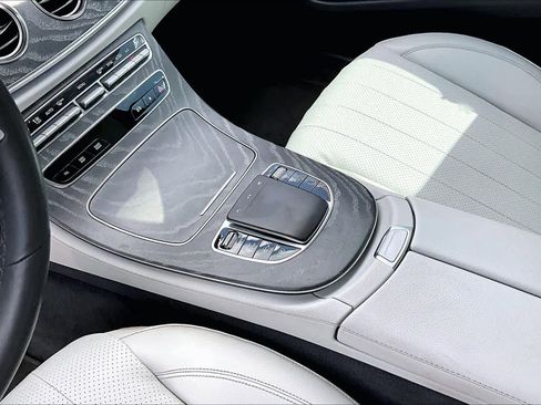 Used 2021 Mercedes-Benz E 450 4MATIC Sedan image 17