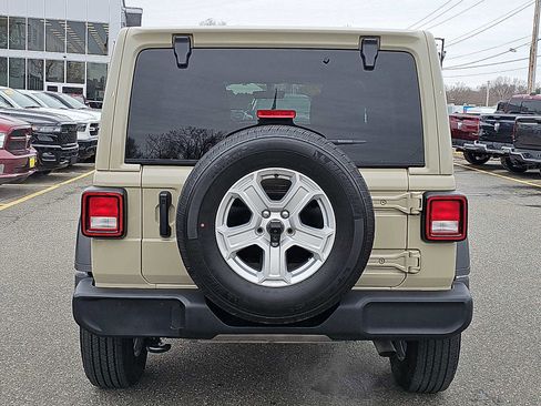 Used 2022 Jeep Wrangler Unlimited Sport w/ Sun And Sound Package image 5