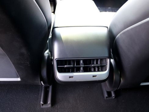 Used 2019 Tesla Model 3 Performance image 24