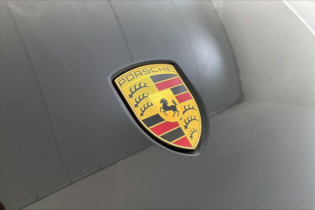 Used 2024 Porsche Macan w/ Premium Plus Package AWD/4WD image 38