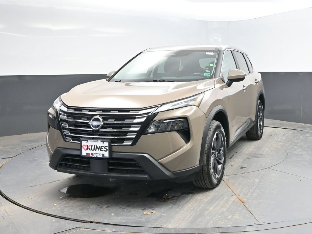 Used 2025 Nissan Rogue SV AWD/4WD image 3