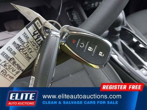 Used 2023 Chevrolet TrailBlazer LT AWD/4WD image 21
