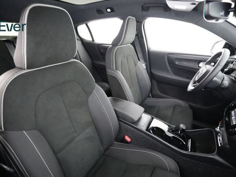Used 2023 Volvo C40 P8 Recharge Ultimate AWD/4WD image 23