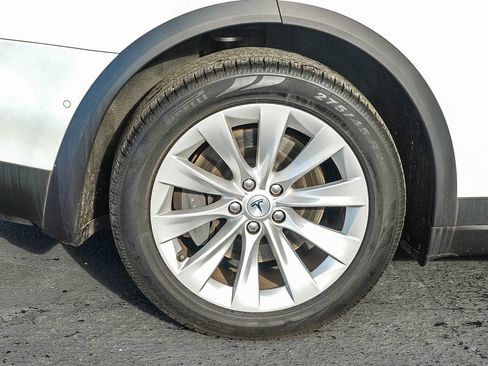 Used 2017 Tesla Model X 75D image 11