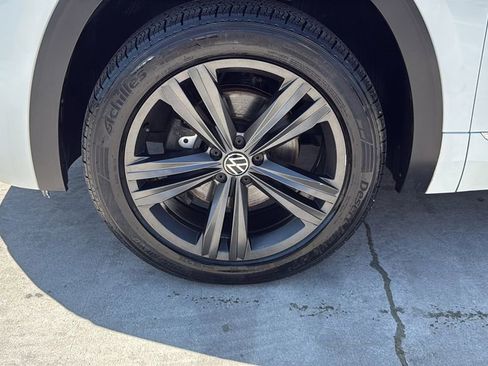 Used 2022 Volkswagen Atlas SEL R-Line AWD/4WD image 19