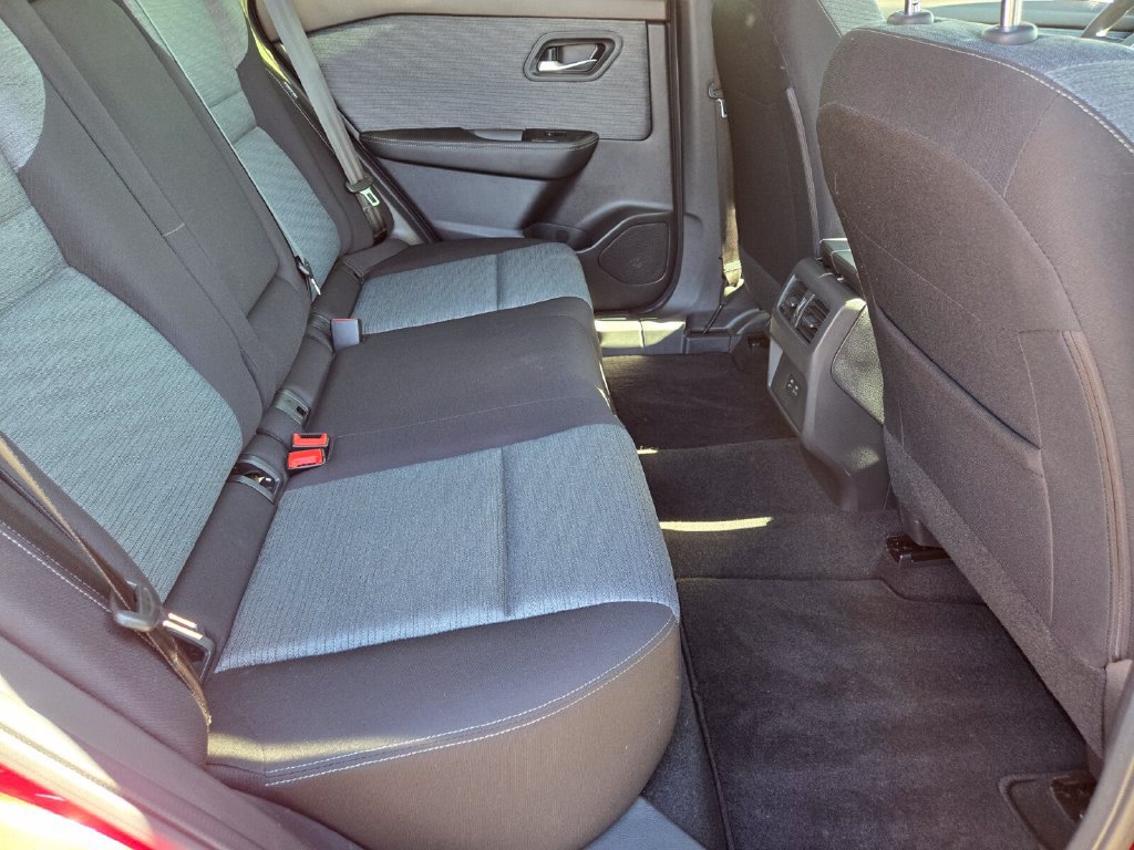 Certified 2023 Nissan Rogue SV FWD image 20