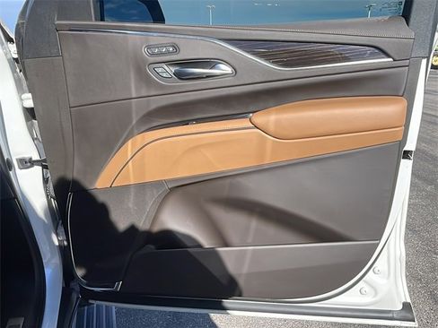 Used 2022 Cadillac Escalade ESV Premium Luxury w/ Performance Package image 13