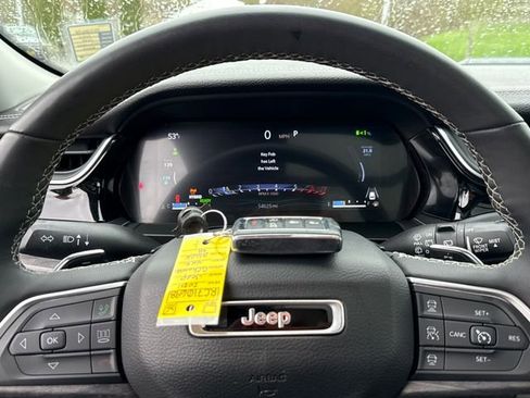 Used 2024 Jeep Grand Cherokee Limited 4xe image 33