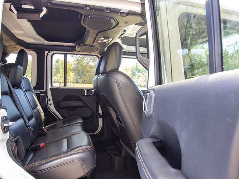 Used 2020 Jeep Wrangler Unlimited Sahara AWD/4WD image 20