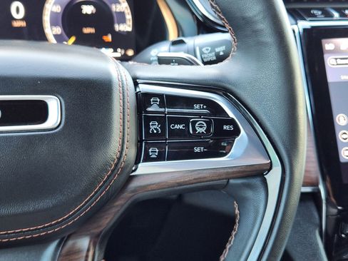 Used 2022 Jeep Grand Cherokee Summit image 32