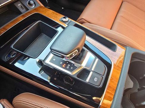 Used 2023 Audi Q5 e Premium Plus w/ Premium Plus Package image 32