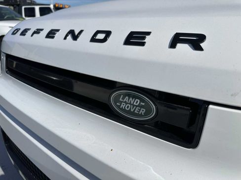 Used 2025 Land Rover Defender 110 X-Dynamic SE image 6