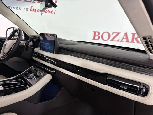 Used 2021 Lincoln Aviator Black Label Grand Touring w/ Class IV Trailer Tow Package AWD/4WD image 17