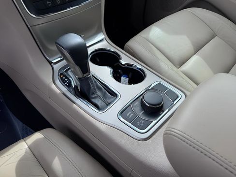 Used 2016 Jeep Grand Cherokee Limited w/ Trailer Tow Group IV image 37