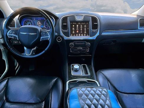 Used 2016 Chrysler 300 C RWD image 7