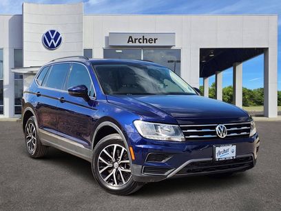 Used 2021 Volkswagen Tiguan SE w/ Panoramic Sunroof Package