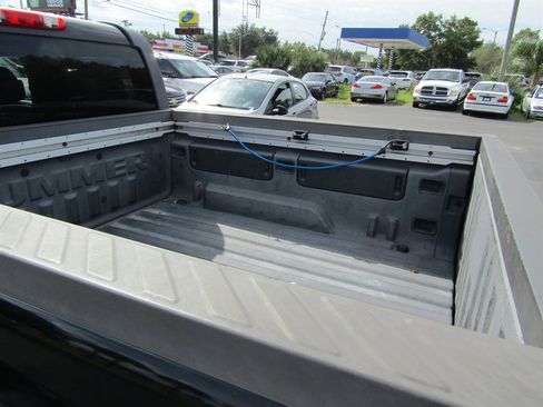 Used 2009 HUMMER H3T Adventure image 8