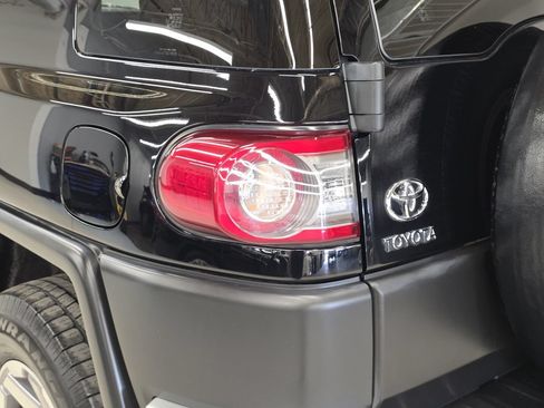 Used 2014 Toyota FJ Cruiser 4WD w/ Upgrade Package image 54