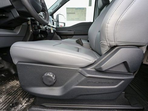 New 2025 Ford F350 XL w/ XL Chrome Package image 33