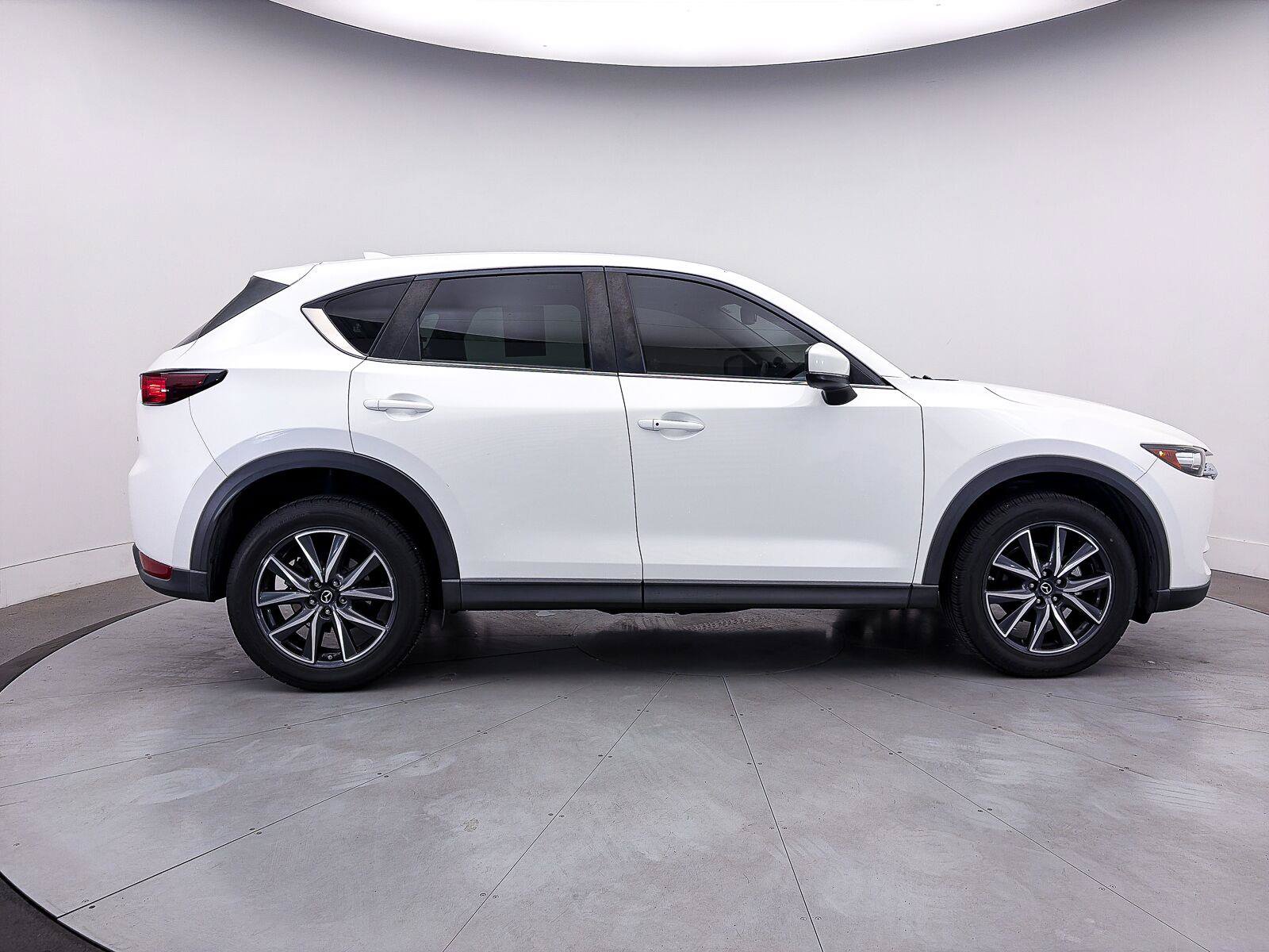 Used 2018 MAZDA CX-5 Touring w/ Preferred Equipment Package FWD image 33