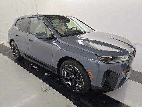 Used 2024 BMW iX xDrive50 w/ Sport Package AWD/4WD image 3