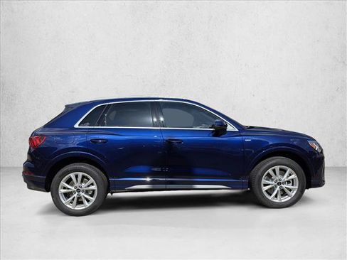 Certified 2025 Audi Q3 2.0T Premium w/ Convenience Package AWD/4WD image 4