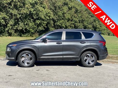 Used 2021 Hyundai Santa Fe SE image 4