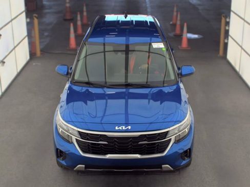 Used 2024 Kia Seltos LX AWD/4WD image 3