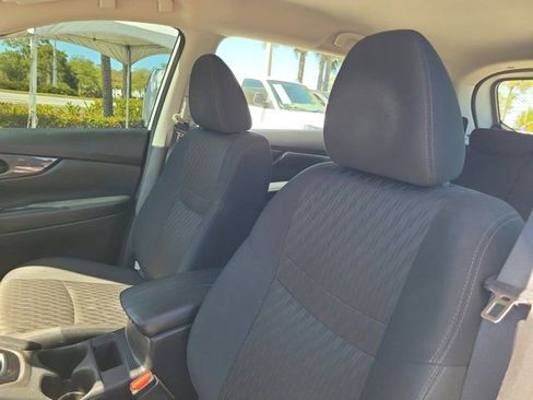 Used 2020 Nissan Rogue S image 20