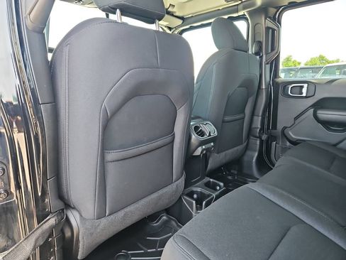 Used 2022 Jeep Gladiator Sport AWD/4WD image 12