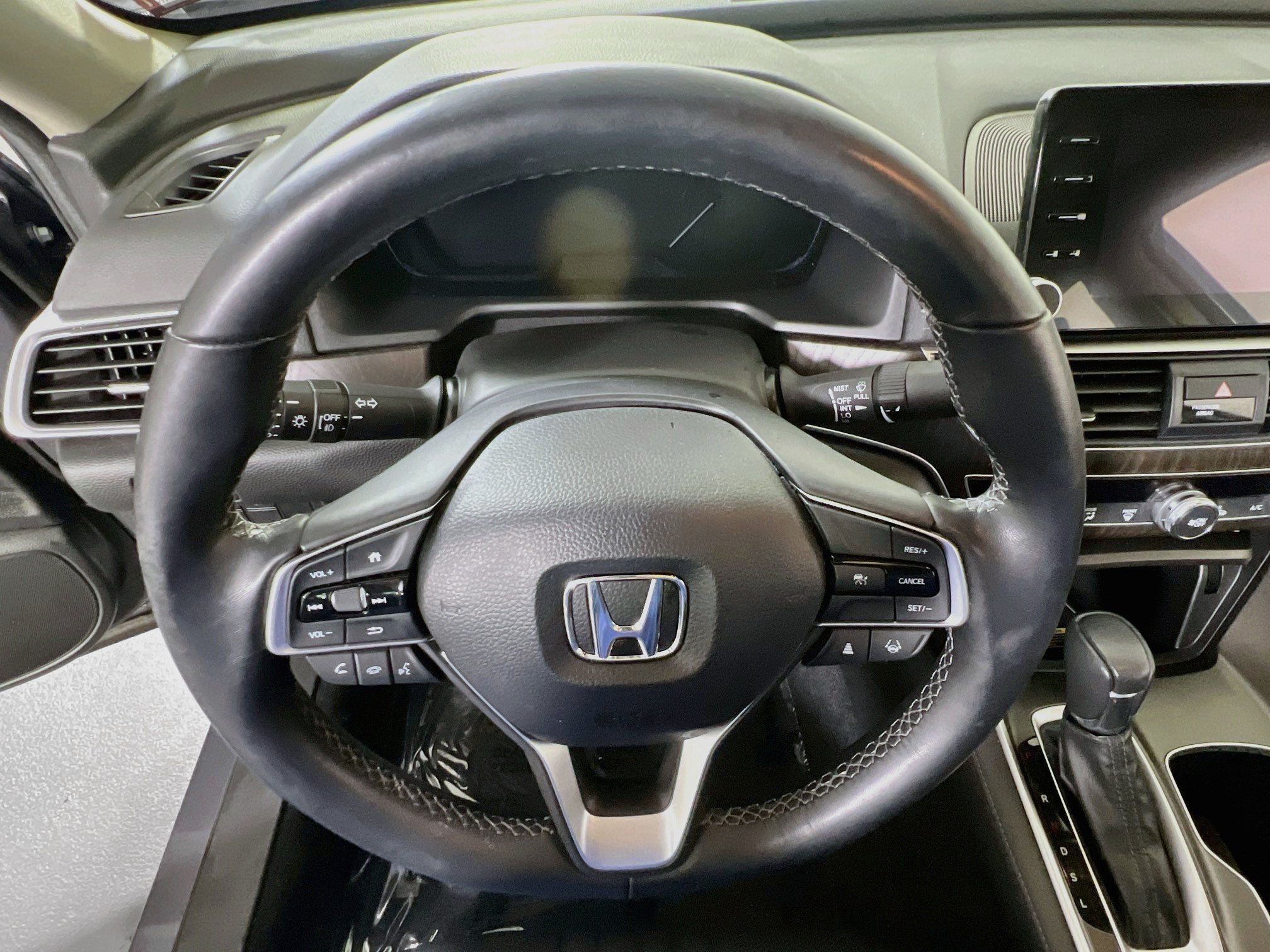 Used 2021 Honda Accord EX-L image 11