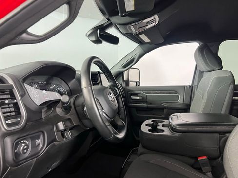 Used 2024 RAM 2500 Big Horn w/ Sport Appearance Package image 26