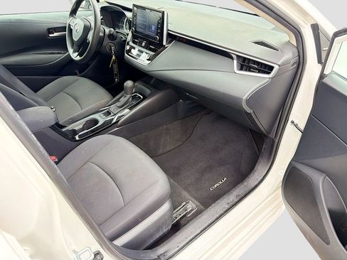 Used 2020 Toyota Corolla LE FWD image 13