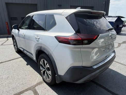 Used 2021 Nissan Rogue SV FWD image 2