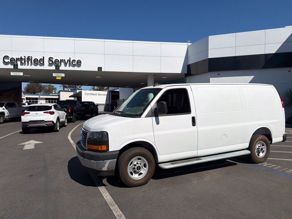 Used 2025 GMC Savana 2500 w/ Driver Convenience Package RWD image 1