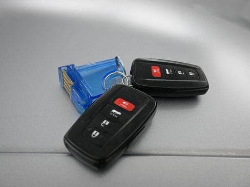 Used 2019 Toyota Camry XLE image 51