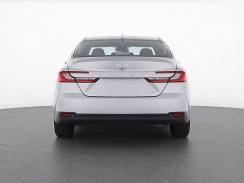 Used 2025 Toyota Camry LE AWD/4WD image 4