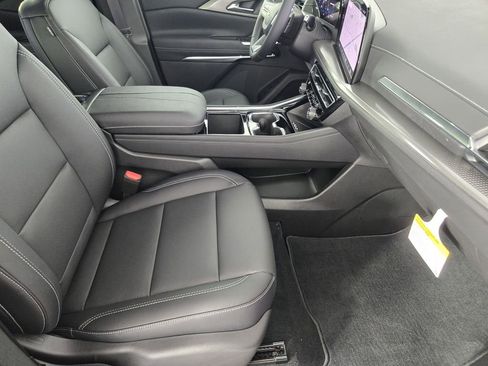 New 2026 Chevrolet Traverse LT w/ Sun and Wheel Package image 17