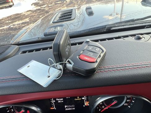 Used 2019 Jeep Wrangler Unlimited Rubicon w/ Dual Top Group image 39