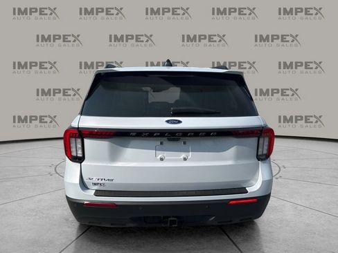 Used 2026 Ford Explorer Active image 4