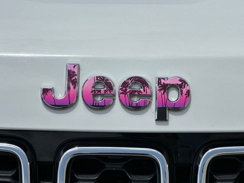 Used 2017 Jeep Grand Cherokee Laredo w/ Quick Order Package 2BE RWD image 39