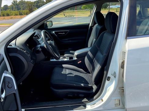 Used 2018 Nissan Altima 2.5 SV image 7