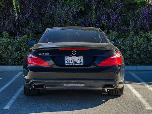 Used 2013 Mercedes-Benz SL 550 image 32
