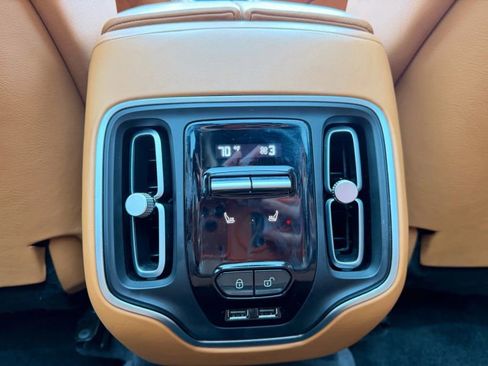 Used 2021 Aston Martin DBX Sport Utility 4D image 17