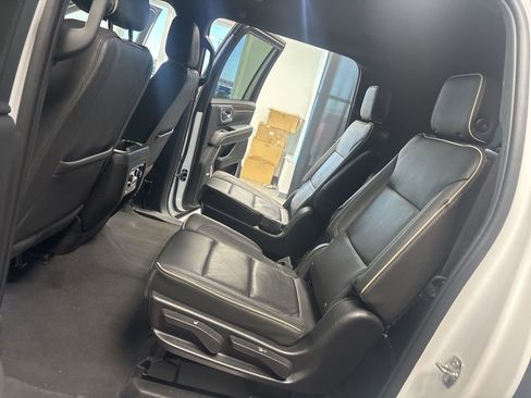 Used 2023 Chevrolet Suburban Premier AWD/4WD image 30